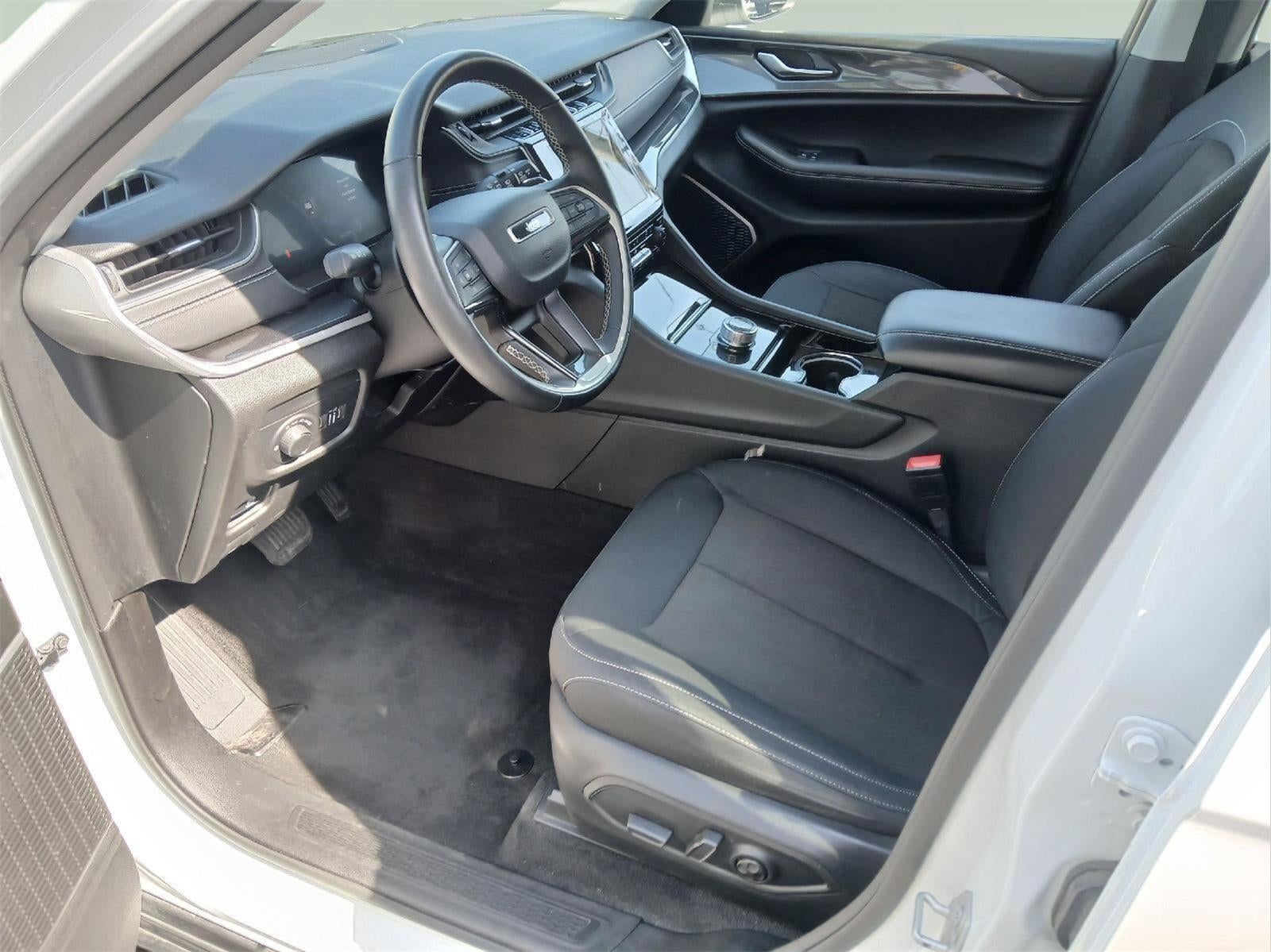 2022 Jeep Grand Cherokee L Laredo