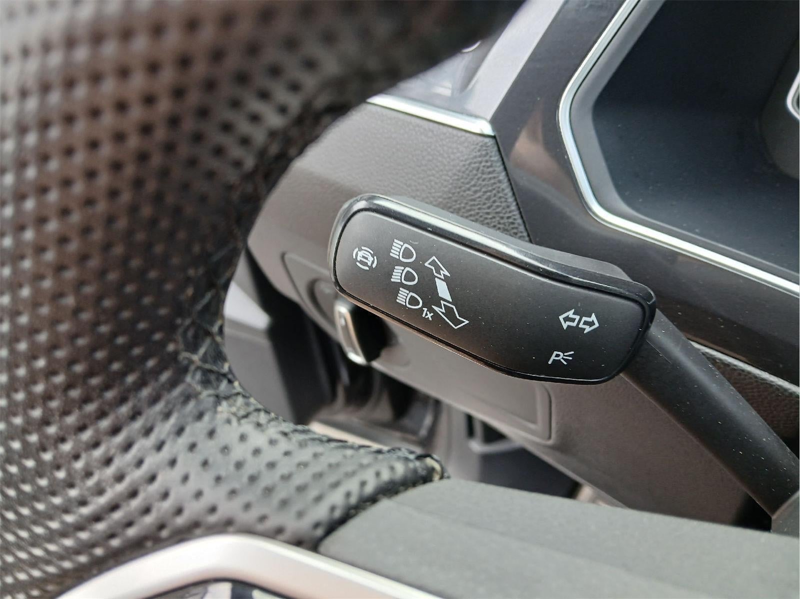 2023 Volkswagen Tiguan SEL R-Line