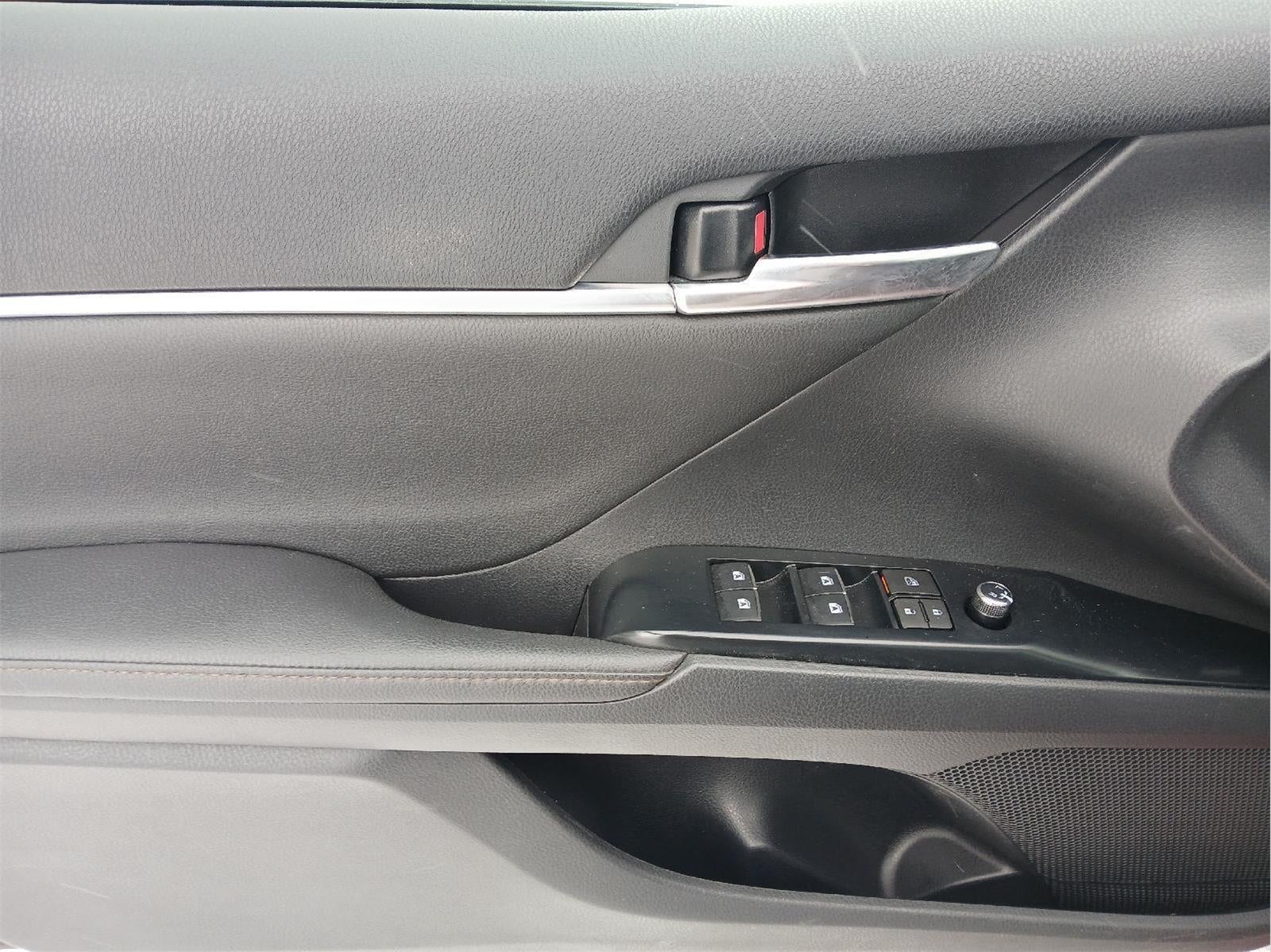 2019 Toyota CAMRY XLE