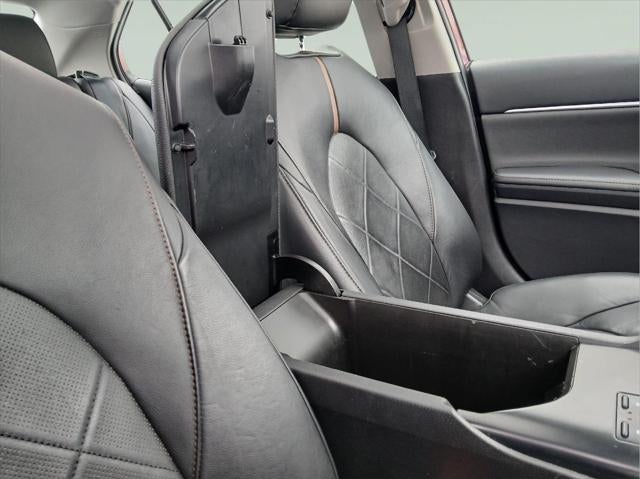 2019 Toyota CAMRY XLE