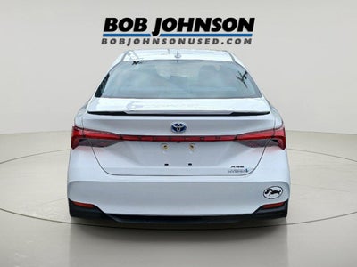2019 Toyota Avalon Hybrid XSE