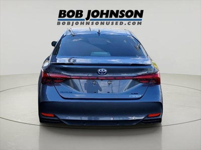 2019 Toyota Avalon Hybrid XSE