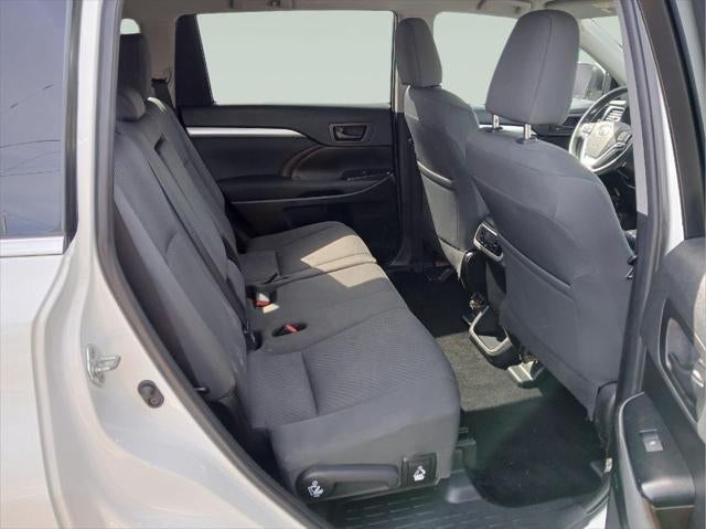 2019 Toyota HIGHLANDER LE