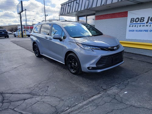 2025 Toyota Sienna Woodland Edition