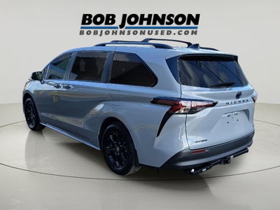 2025 Toyota Sienna Woodland Edition