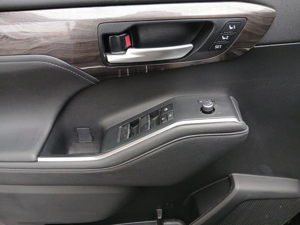 2023 Toyota HIGHLANDER HYBRD Platinum