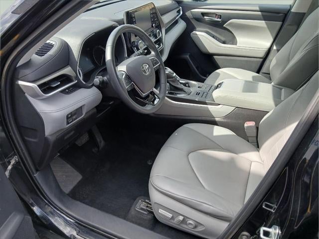 2021 Toyota HIGHLANDER XLE