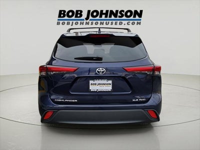 2022 Toyota HIGHLANDER XLE