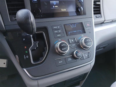 2015 Toyota SIENNA LE 3.5L LE 7-Passenger