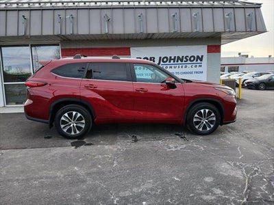 2023 Toyota HIGHLANDER XLE