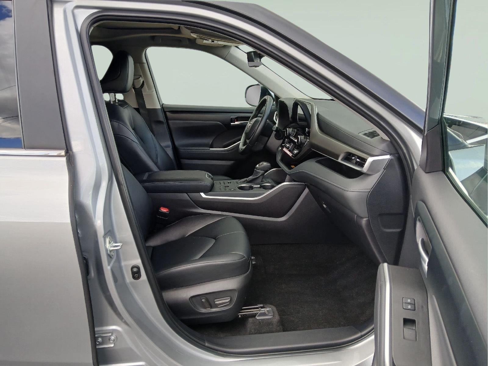 2025 Toyota Highlander XLE
