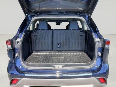 2025 Toyota Highlander Platinum