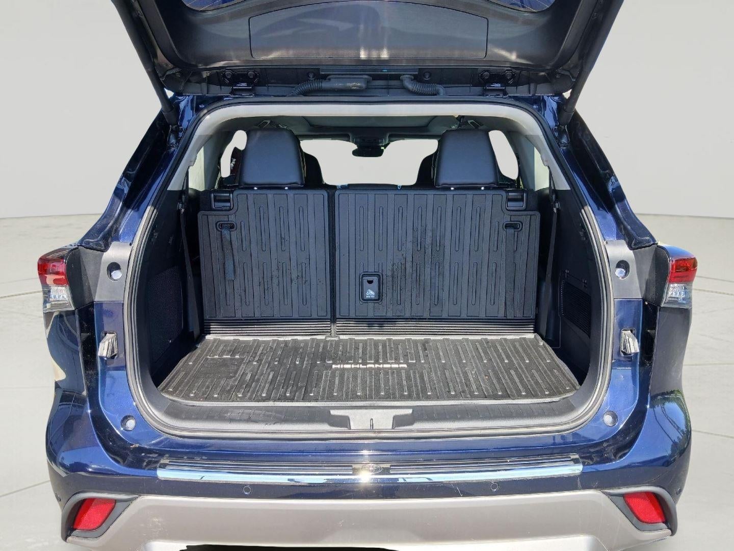 2025 Toyota Highlander Platinum