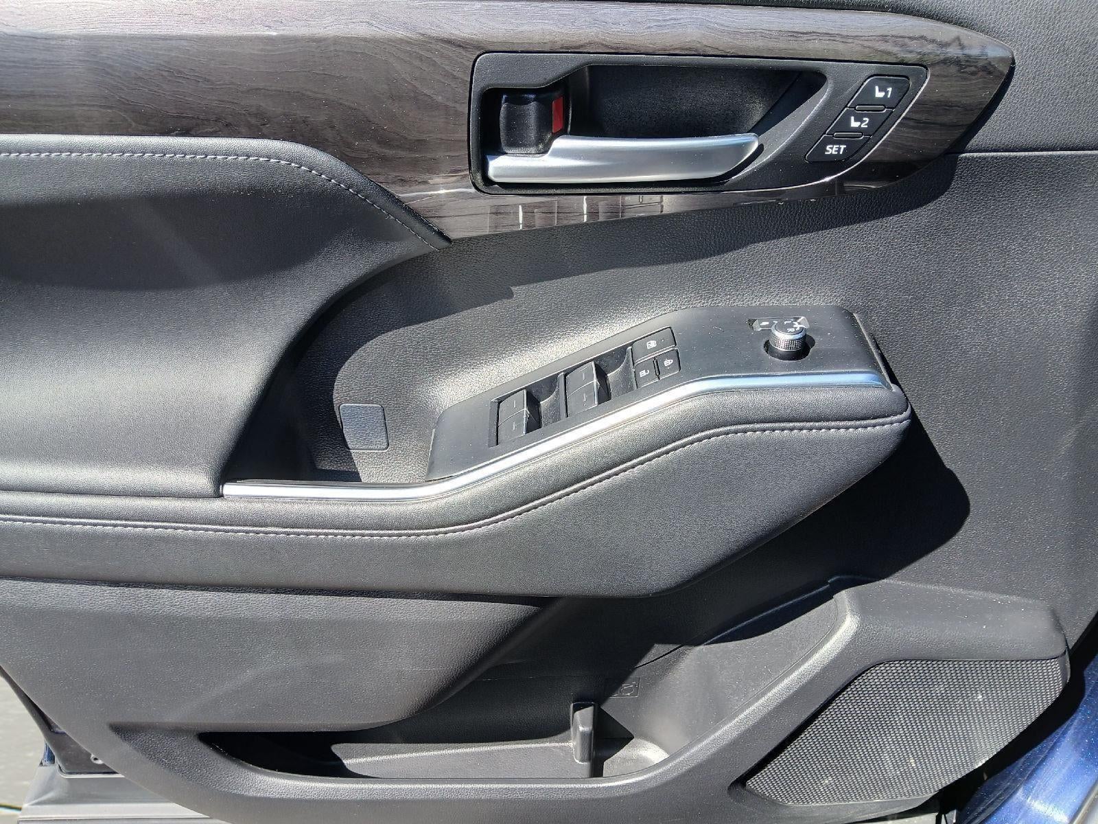 2025 Toyota Highlander Platinum