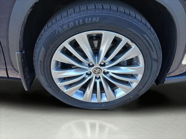 2025 Toyota Highlander Platinum