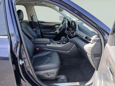 2025 Toyota Highlander Platinum