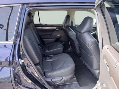 2025 Toyota Highlander Platinum