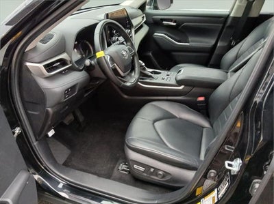 2023 Toyota HIGHLANDER XLE