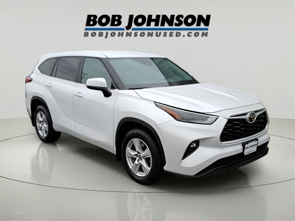 2023 Toyota HIGHLANDER LE