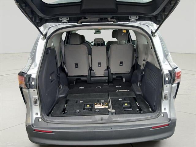 2022 Toyota Sienna LE