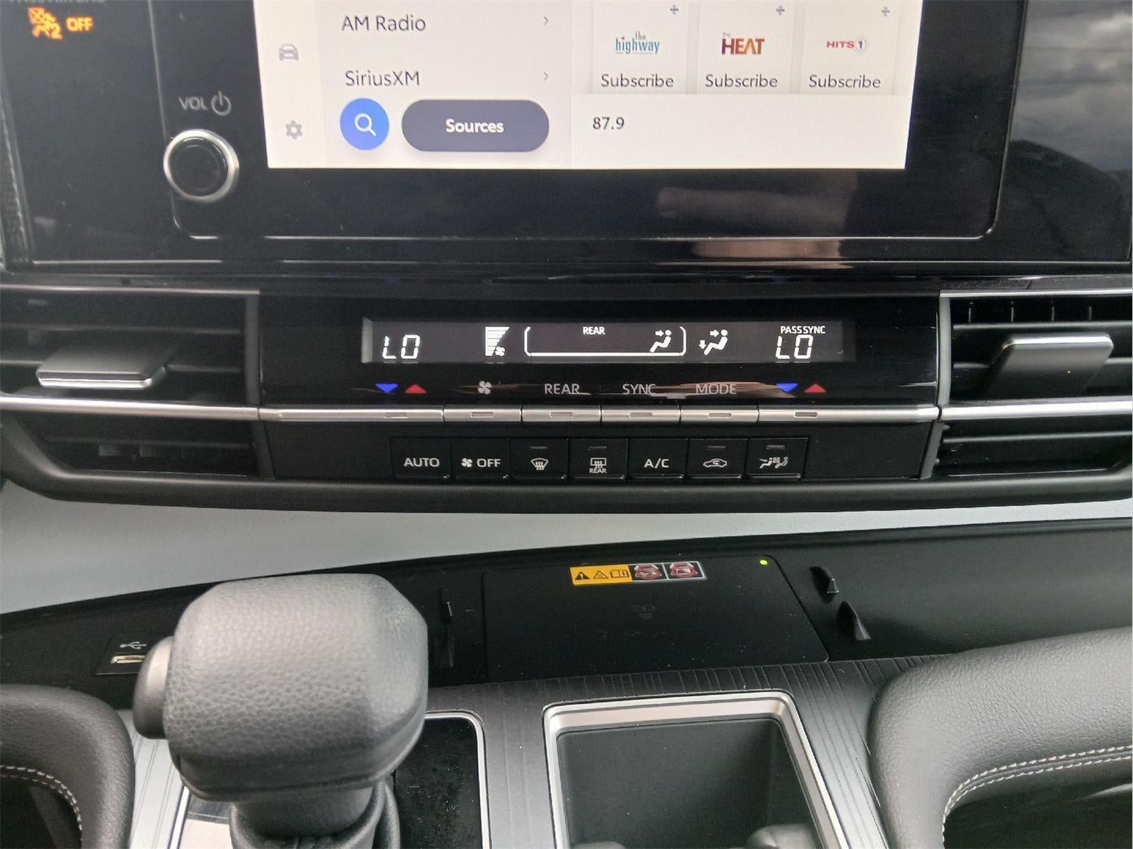 2025 Toyota SIENNA LE AWD LE 8-Passenger