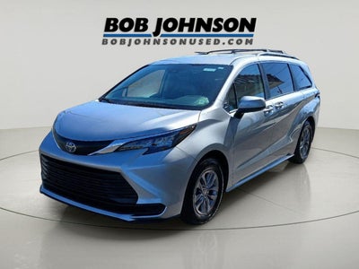 2024 Toyota SIENNA LE AWD LE 8-Passenger