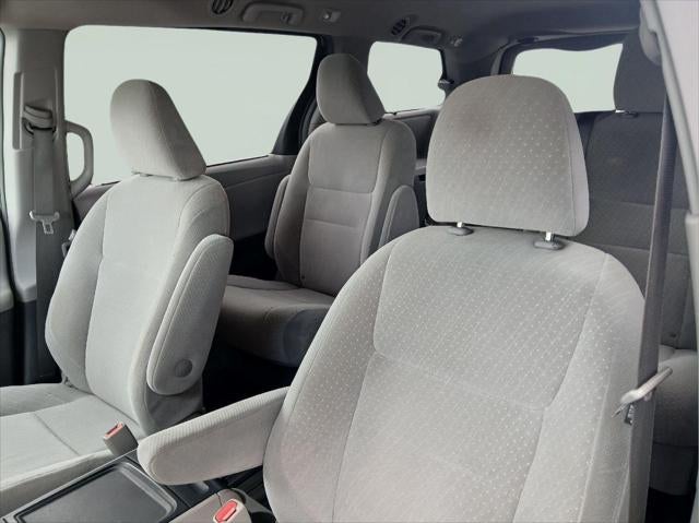 2019 Toyota Sienna LE 8-Passenger
