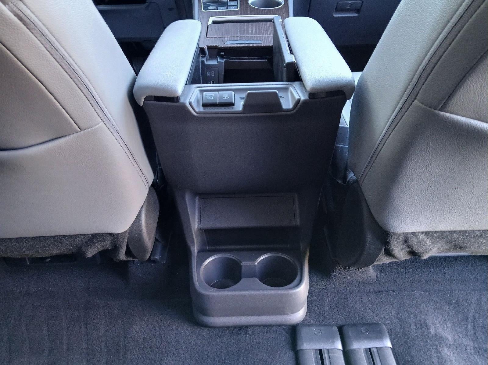 2023 Toyota Sienna XLE 8-Passenger