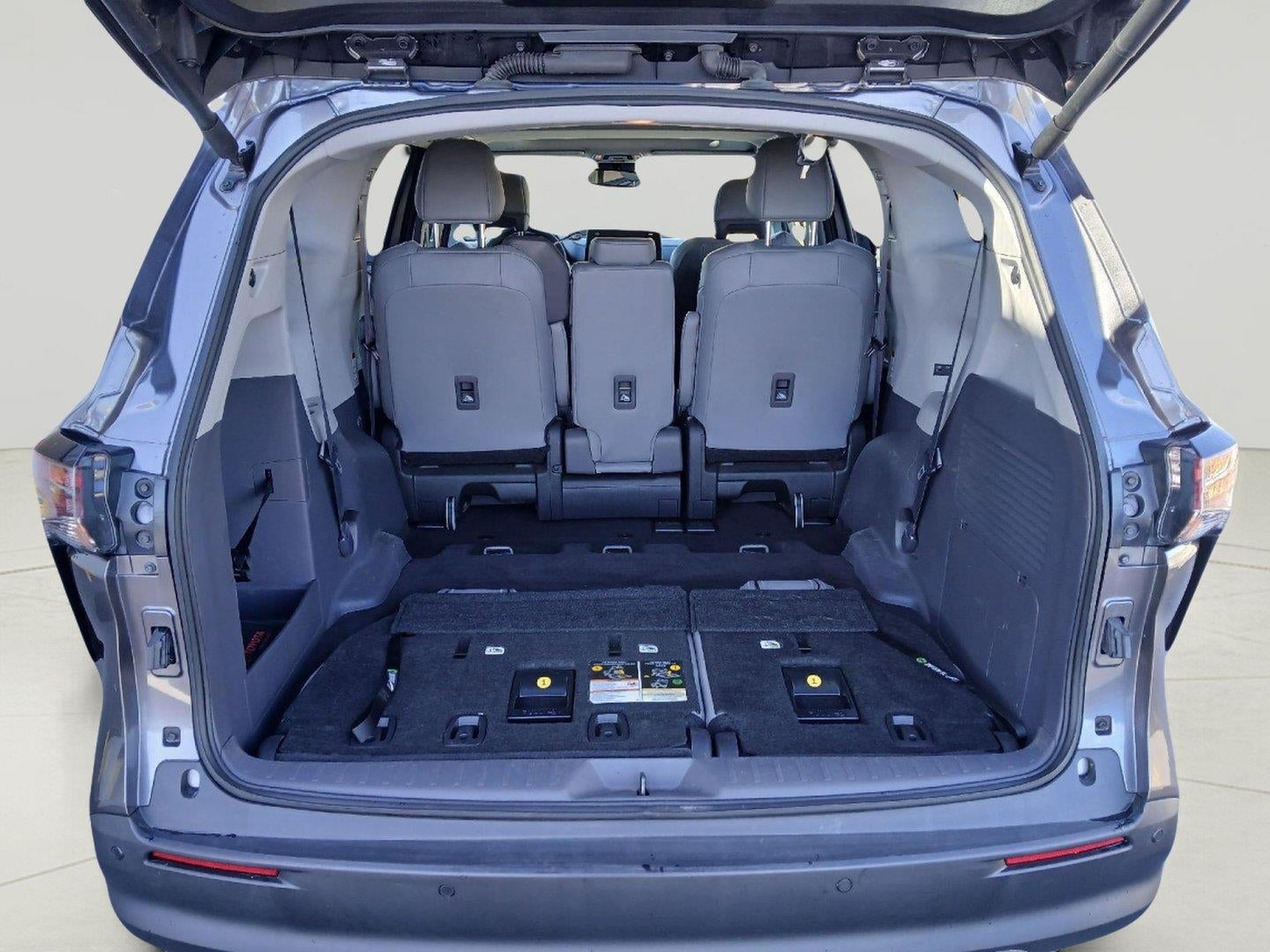 2023 Toyota Sienna XLE 8-Passenger
