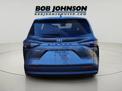 2023 Toyota Sienna XLE 8-Passenger