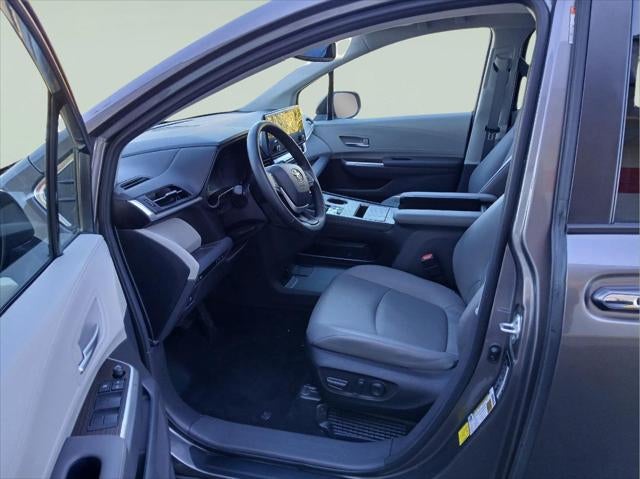 2023 Toyota Sienna XLE 8-Passenger