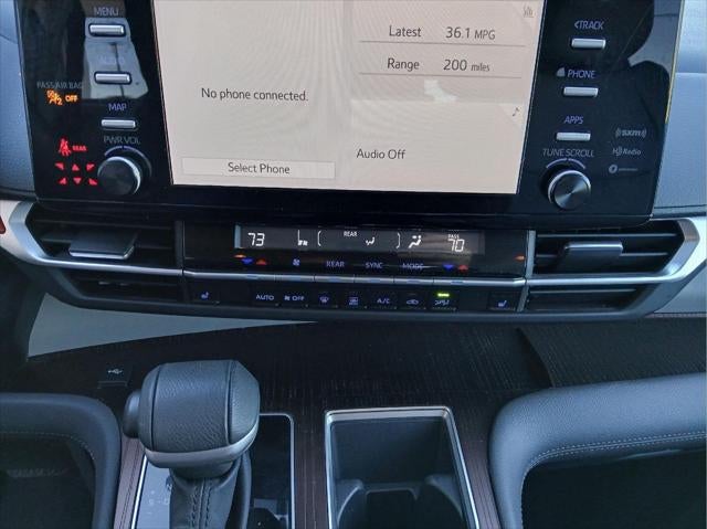 2023 Toyota Sienna XLE 8-Passenger