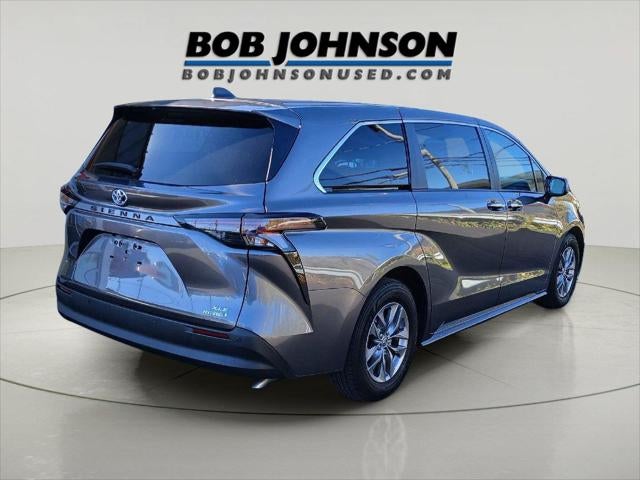 2023 Toyota Sienna XLE 8-Passenger