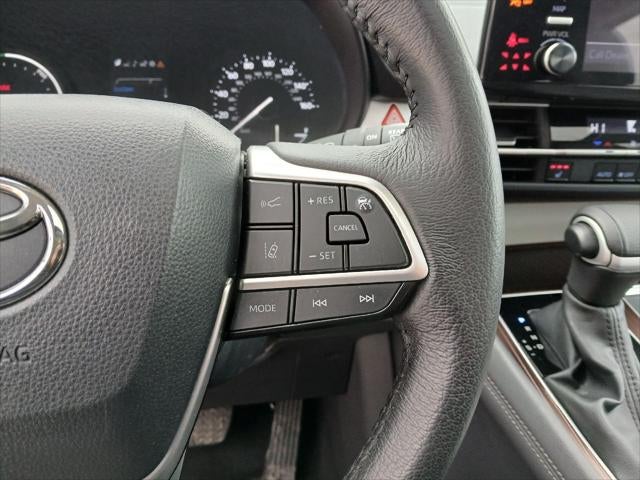 2024 Toyota SIENNA XLE MINIVAN