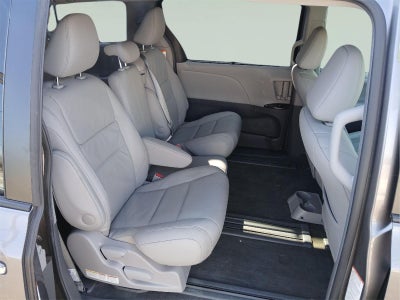 2017 Toyota SIENNA XLE 3.5L XLE 8-Passenger