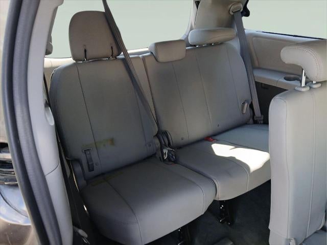 2017 Toyota SIENNA XLE 3.5L XLE 8-Passenger