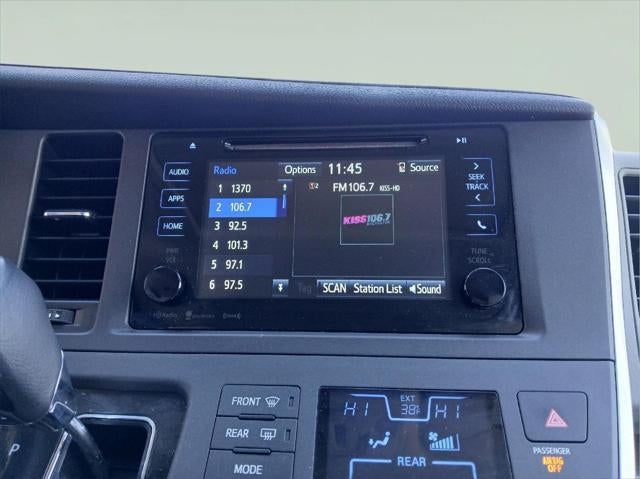 2017 Toyota SIENNA XLE 3.5L XLE 8-Passenger