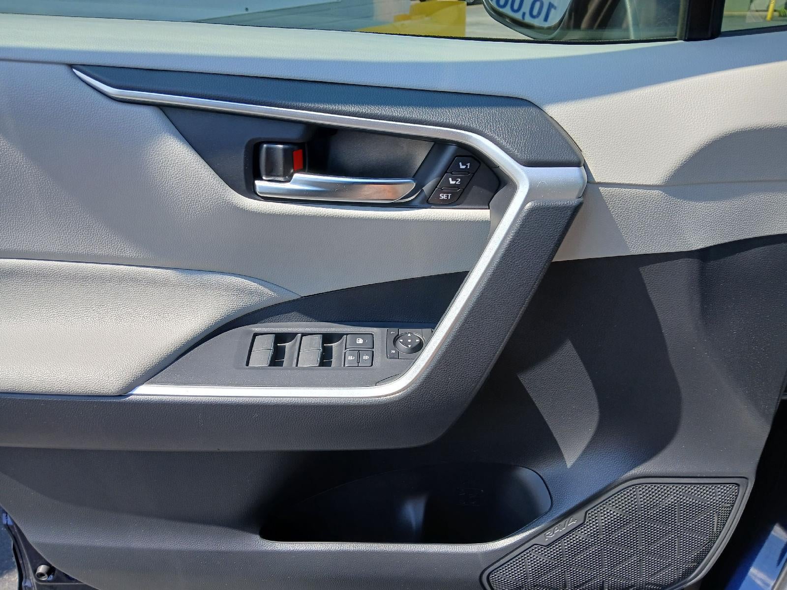2025 Toyota RAV4 Hybrid XLE Premium