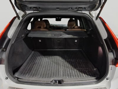 2023 Volvo XC60 Plus Dark Theme