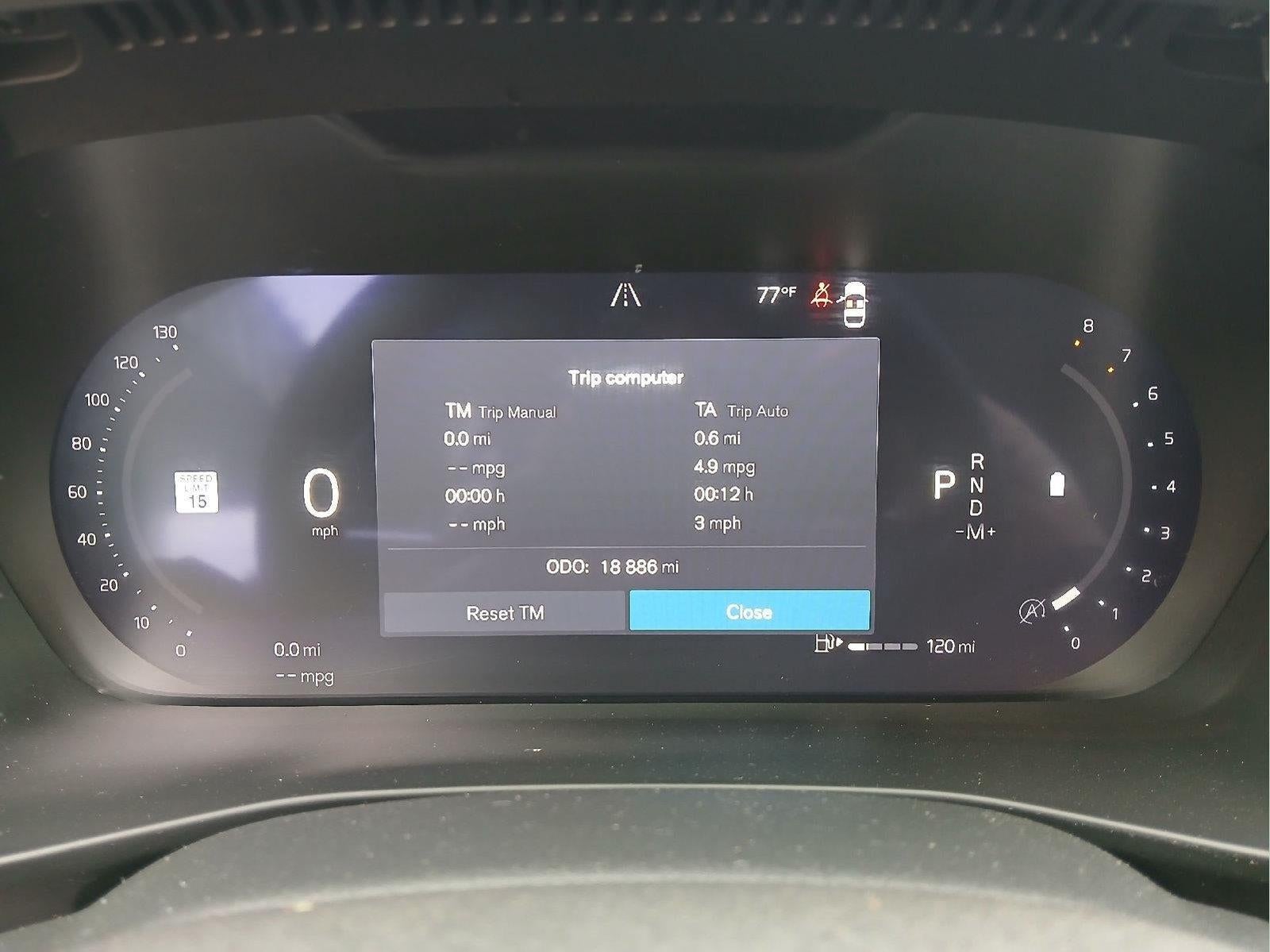 2025 Volvo XC40 Ultra Dark Theme