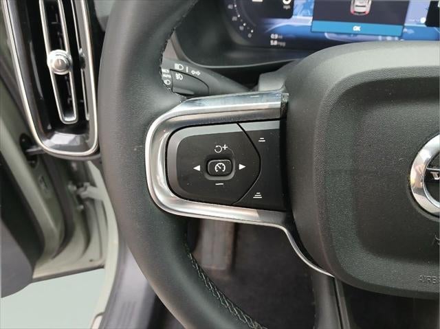 2025 Volvo XC40 Ultra Dark Theme