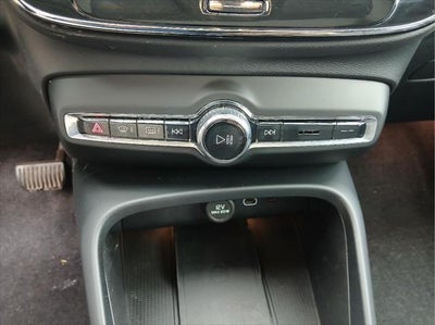 2025 Volvo XC40 Ultra Dark Theme