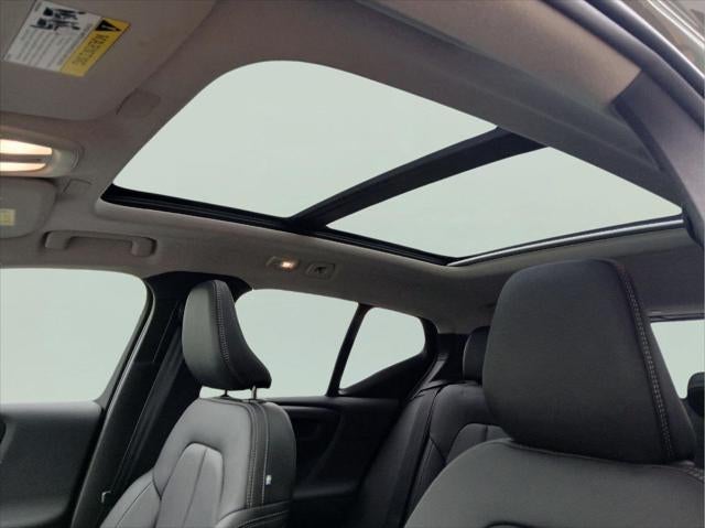 2025 Volvo XC40 Ultra Dark Theme