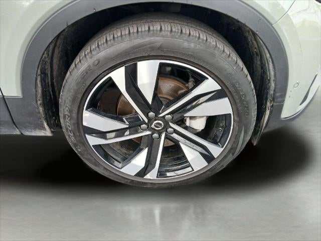 2025 Volvo XC40 Ultra Dark Theme