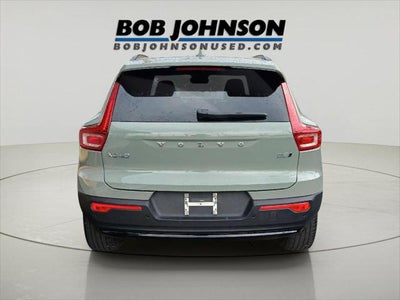 2025 Volvo XC40 Ultra Dark Theme