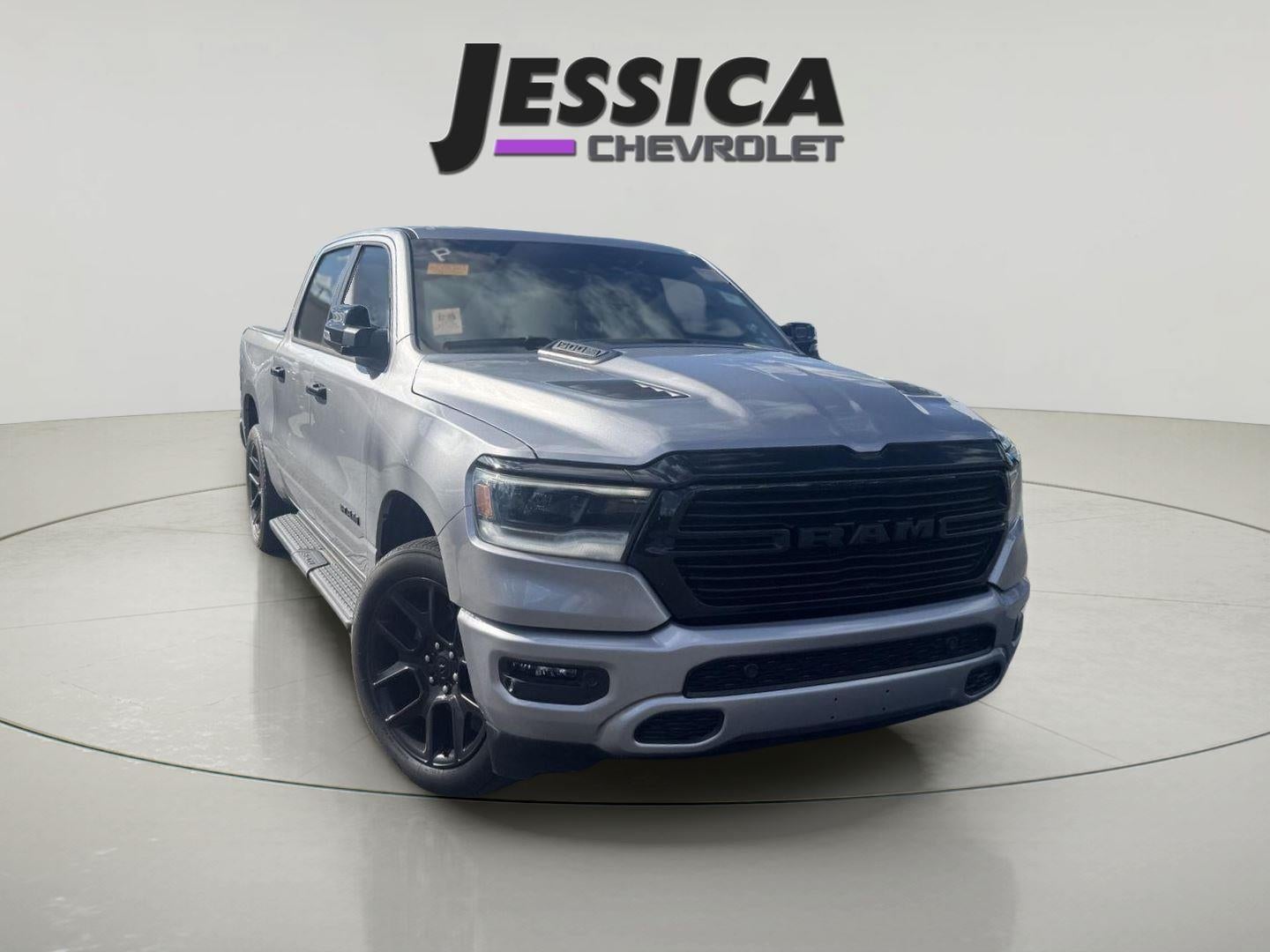 2023 RAM 1500 Laramie Crew Cab 4x4 5'7" Box