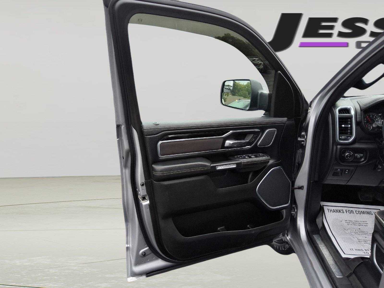 2022 RAM 1500 Laramie Crew Cab 4x4 5'7" Box