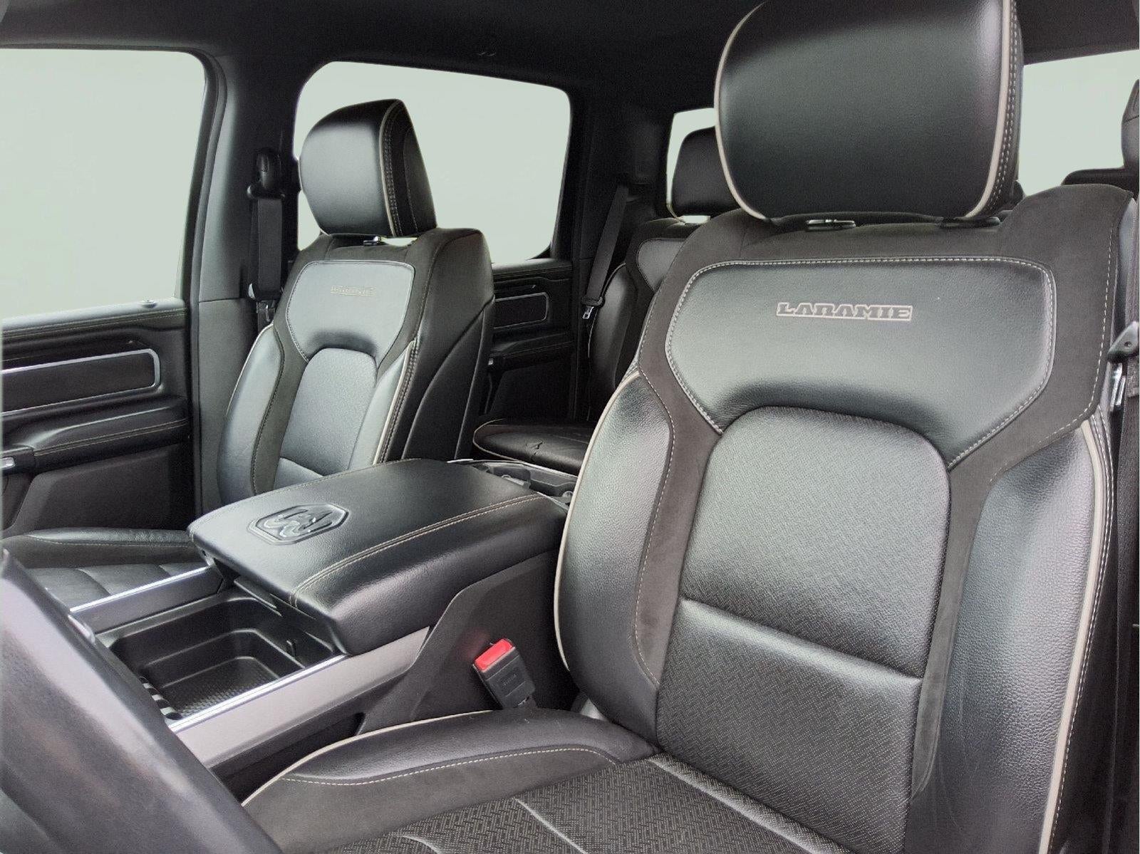 2022 RAM 1500 Laramie Crew Cab 4x4 5'7" Box