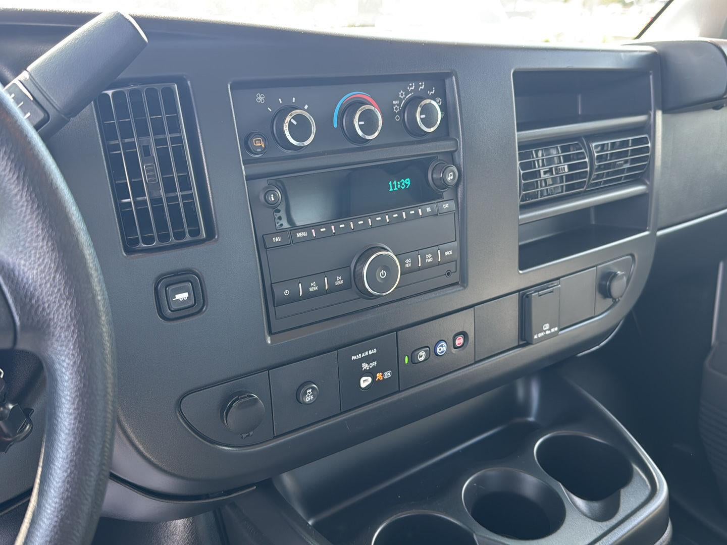 2025 Chevrolet Express Cargo WT