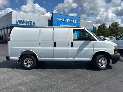 2025 Chevrolet Express Cargo WT